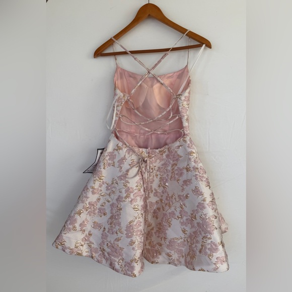 B. Darlin Pink Gold Floral Metallic Fit & Flare Party Dress NWT - Picture 3 of 9